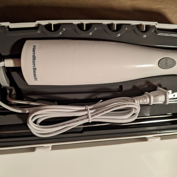 Hamilton Beach white automatic knives set - Picture 3 of 3